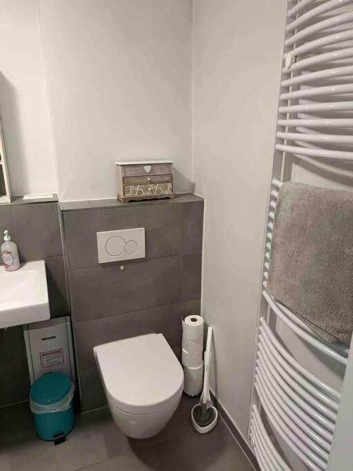 Stylische Maisonettewohnung Stadionnaehe,Wald,Westfalenhalle Dortmund Luaran gambar
